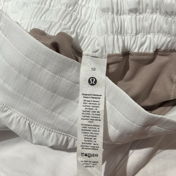 Lululemon Hotty Hot HR Short 4” Lined White - Picture 5 of 6